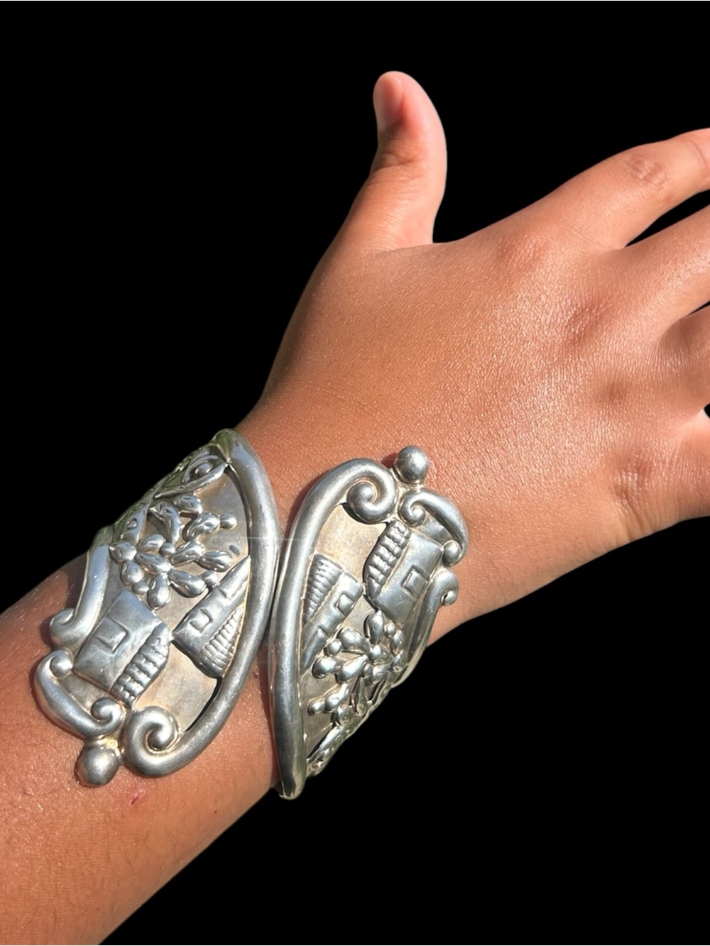 Taxco Sterling Silver Storyteller Clamper Cuff - Size 6.5 inch